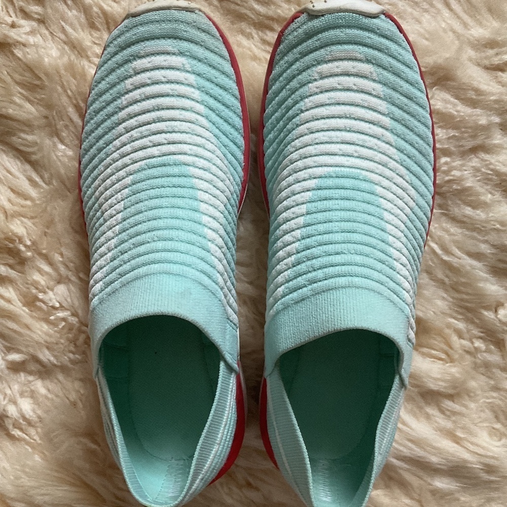 MERREL LIGHT TURQUOISE BLUE/RED SOLE STRETCH WOMEN SNEAKERS SIZE US 8.5 - Picture 2 of 12